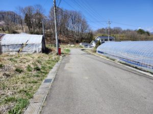 北東側接道　南東側より北西方向。