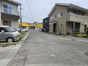 接道　南側より北方向。