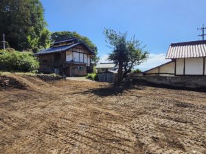 敷地北西側より南東方向。